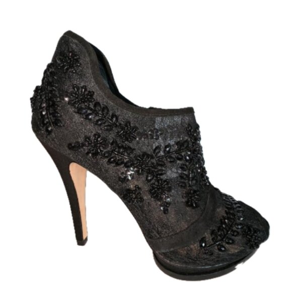 NIB BCBGMaxAzria Gorgeous Lace Beaded NIkki Shoes Size 6 - Picture 1 of 11